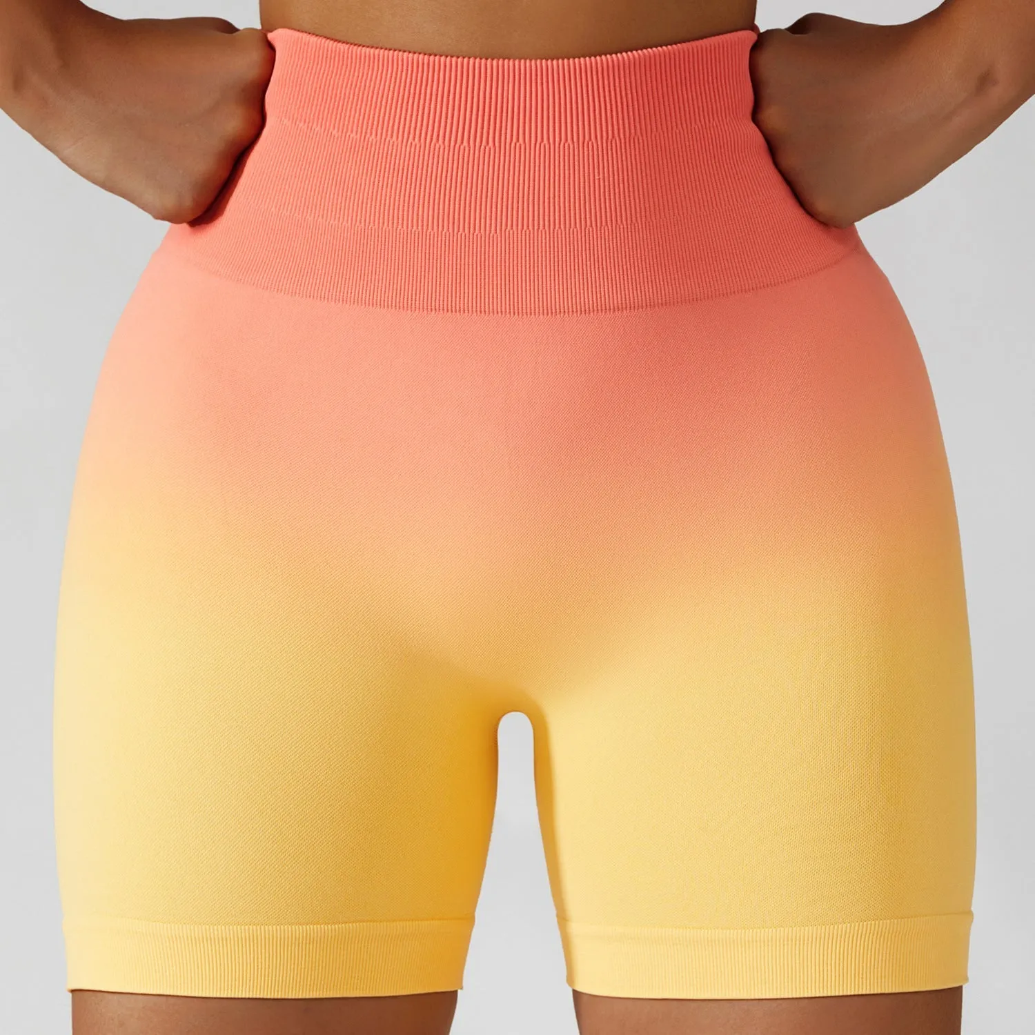 Gradient Seamless Yoga Shorts Breathable Slim Fit Sports Shorts Women High Waist Stretch Hip Lift Fitness Pants